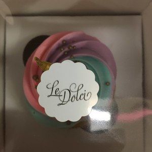 Meet your Posher, Paola